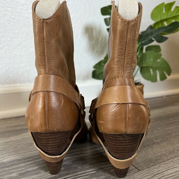 Sole society western Strappy leather harness peep toe booties. Size 8 - Picture 6 of 8